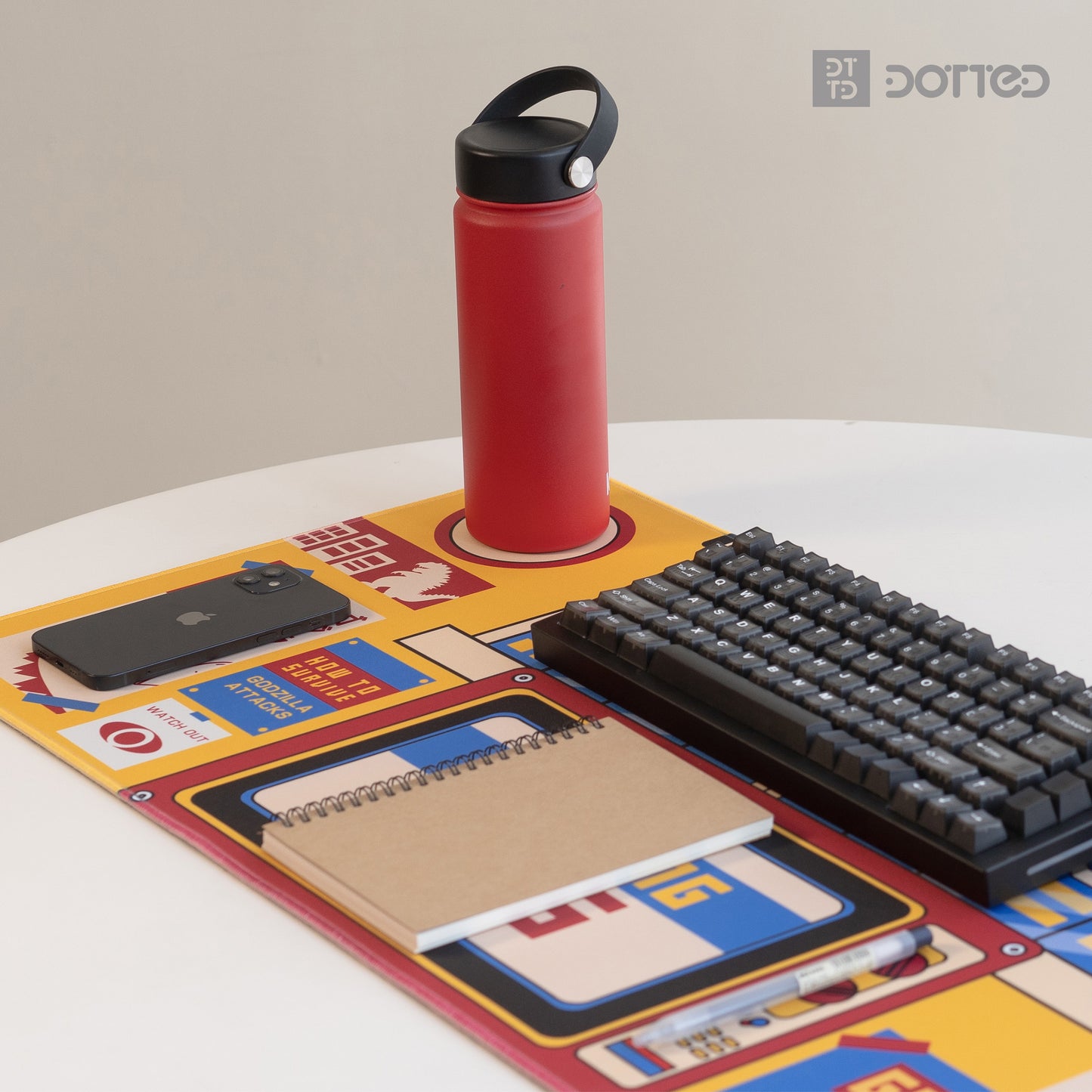 Dotted Comic Deskpad